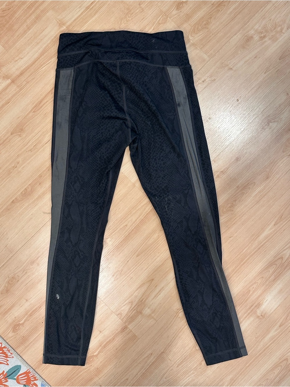 Lululemon Black Snake-Print Leggings with Side reflective Panels